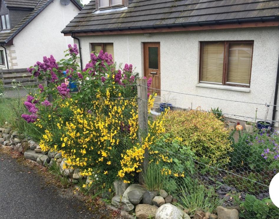 9 Kirk Road Bed & Breakfast Cromdale Exterior photo